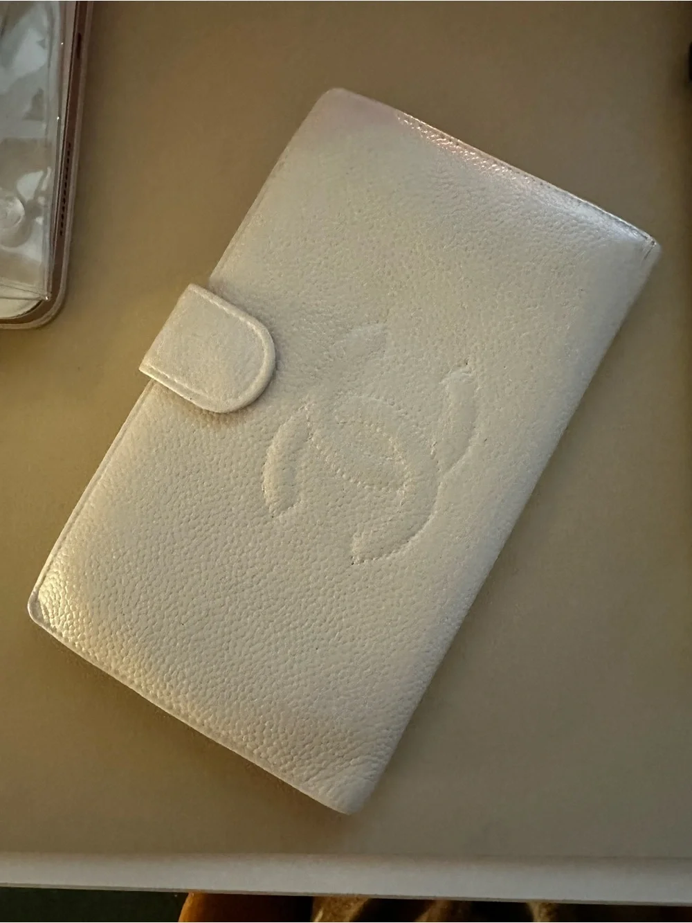 CHANEL Cream Leather Card Holder with Gold Stamp - Picture 1 of 6